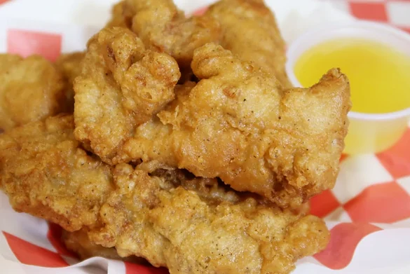 Fried chicken with lemon sauce